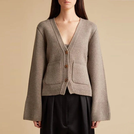 Chic Comfort Knit – V-Neck | Subtle Contrast